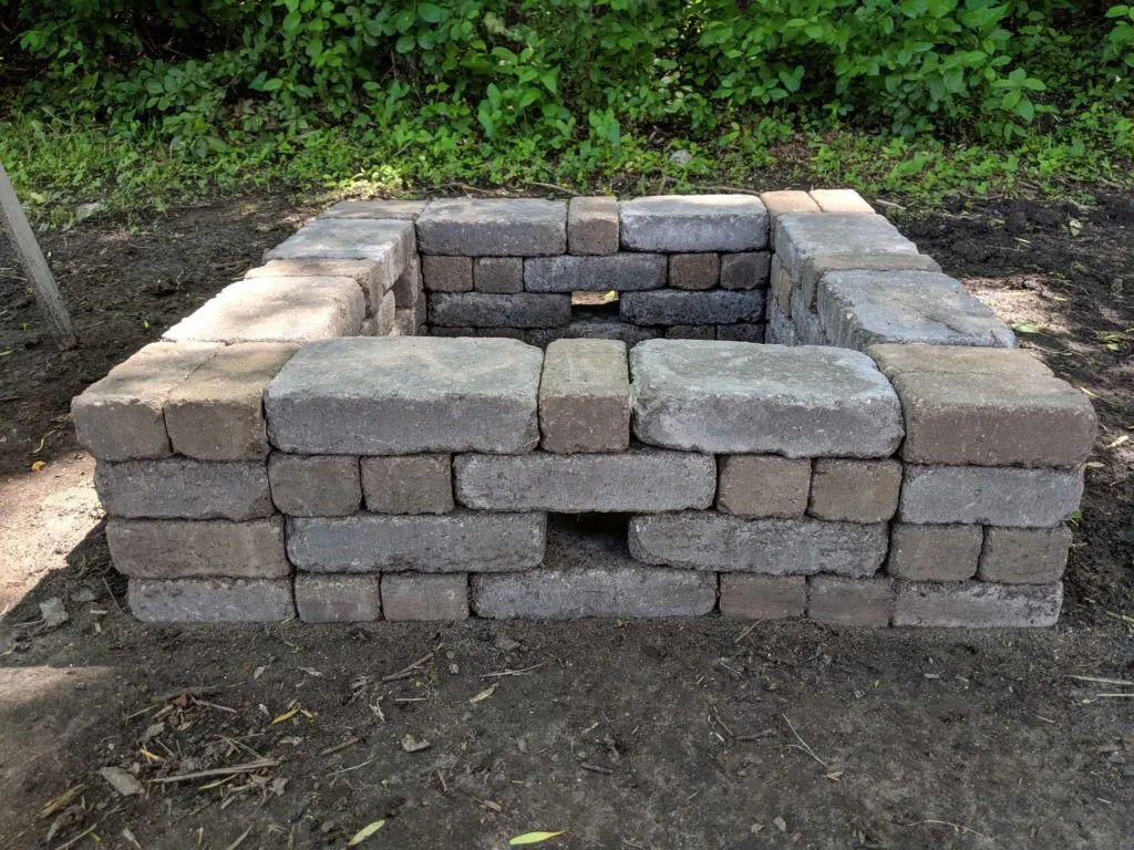 50 Diy Fire Pit Bitterroot, How To Make A Square Fire Pit Out Of Bricks